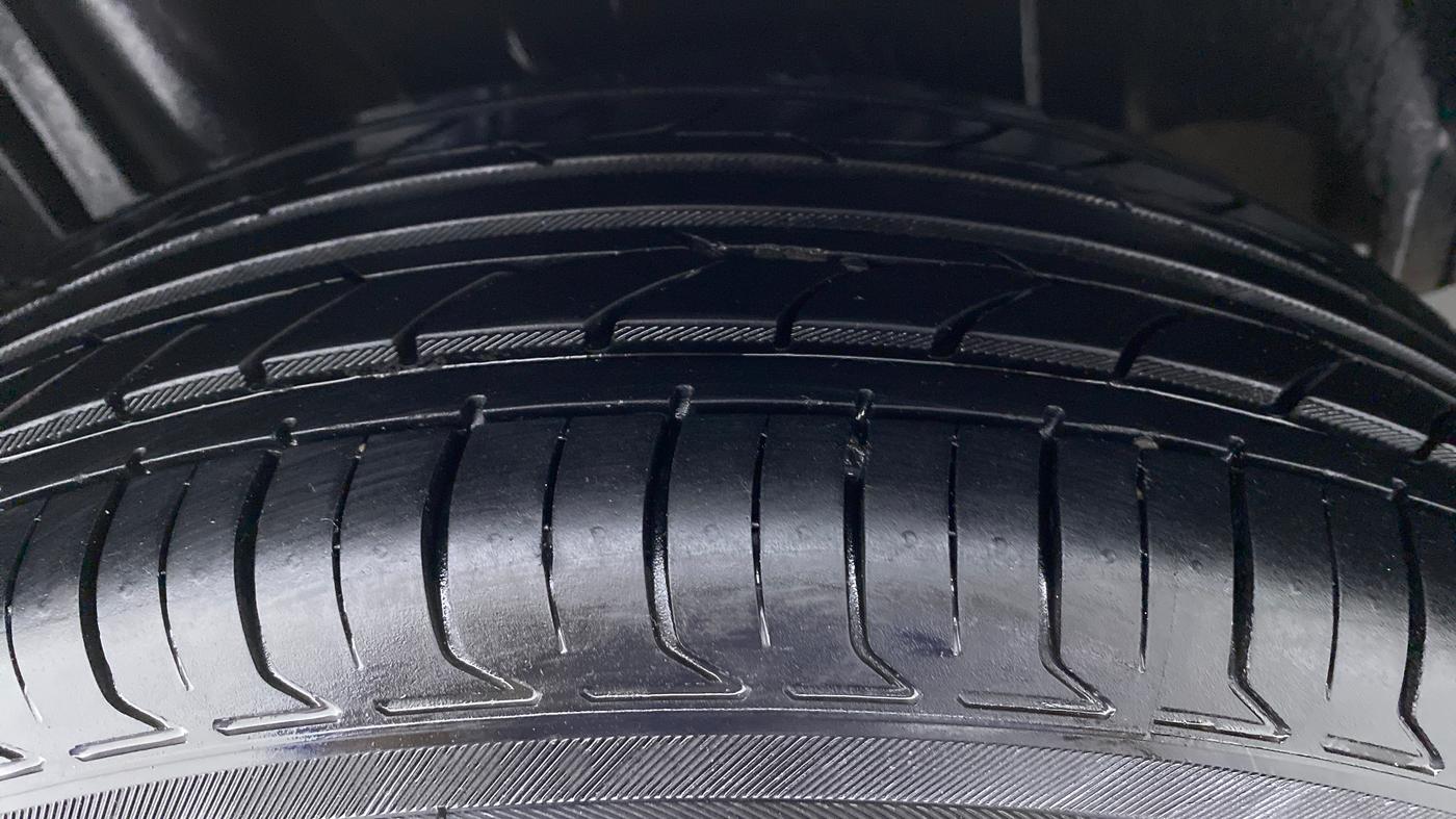 2019 Maruti Ertiga ZXI SMART HYBRID AT, Petrol, Automatic, 44,448 km, Right Rear Tyre Tread