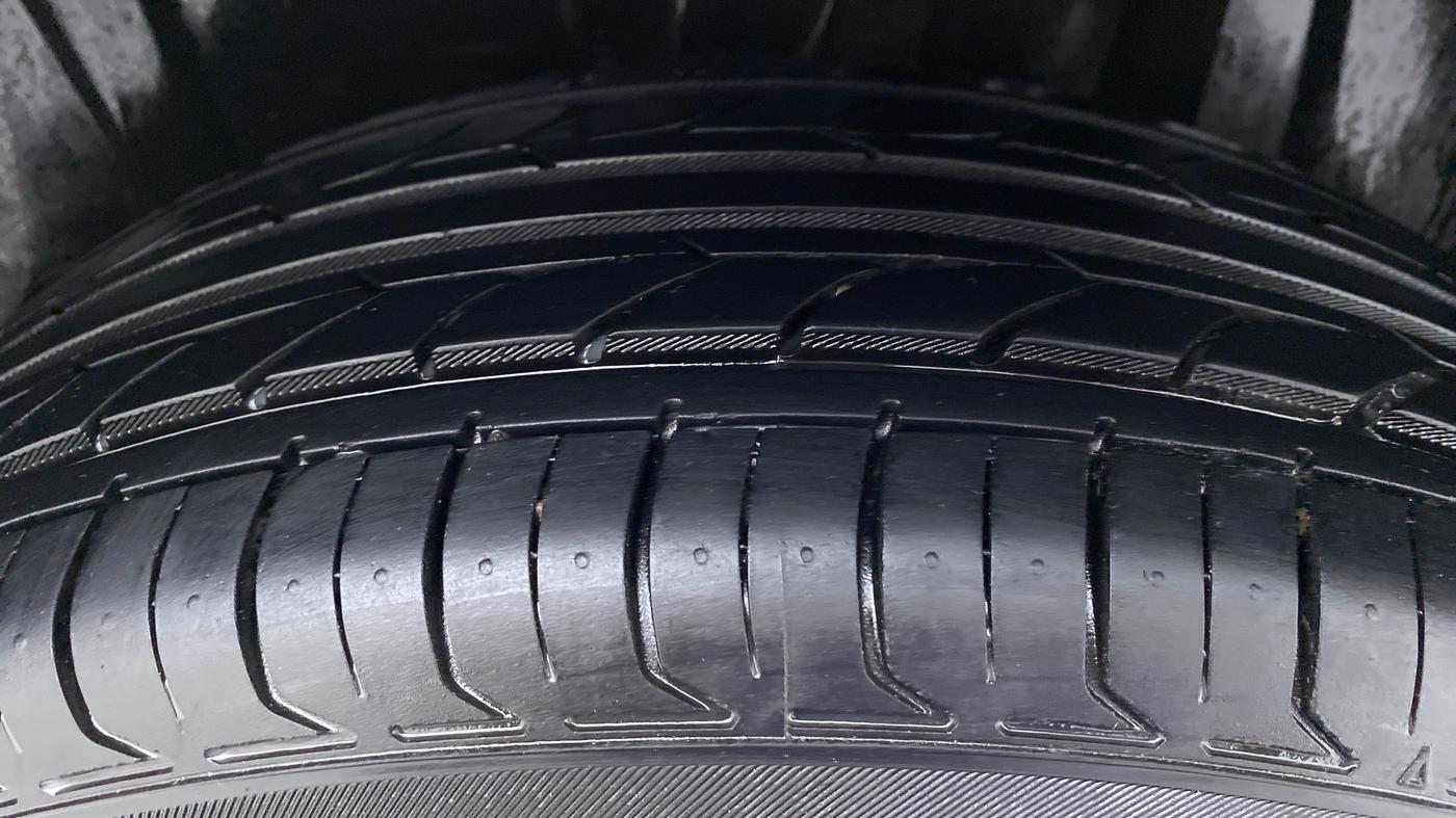 2019 Maruti Ertiga ZXI SMART HYBRID AT, Petrol, Automatic, 44,448 km, Left Rear Tyre Tread