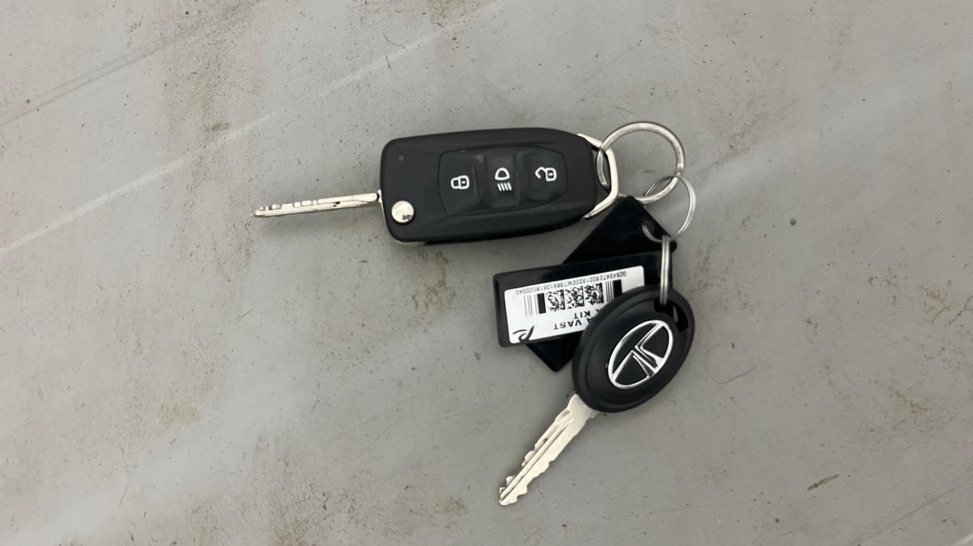 2018 Tata Tiago XTA PETROL, Petrol, Automatic, 22,160 km, Key Close Up