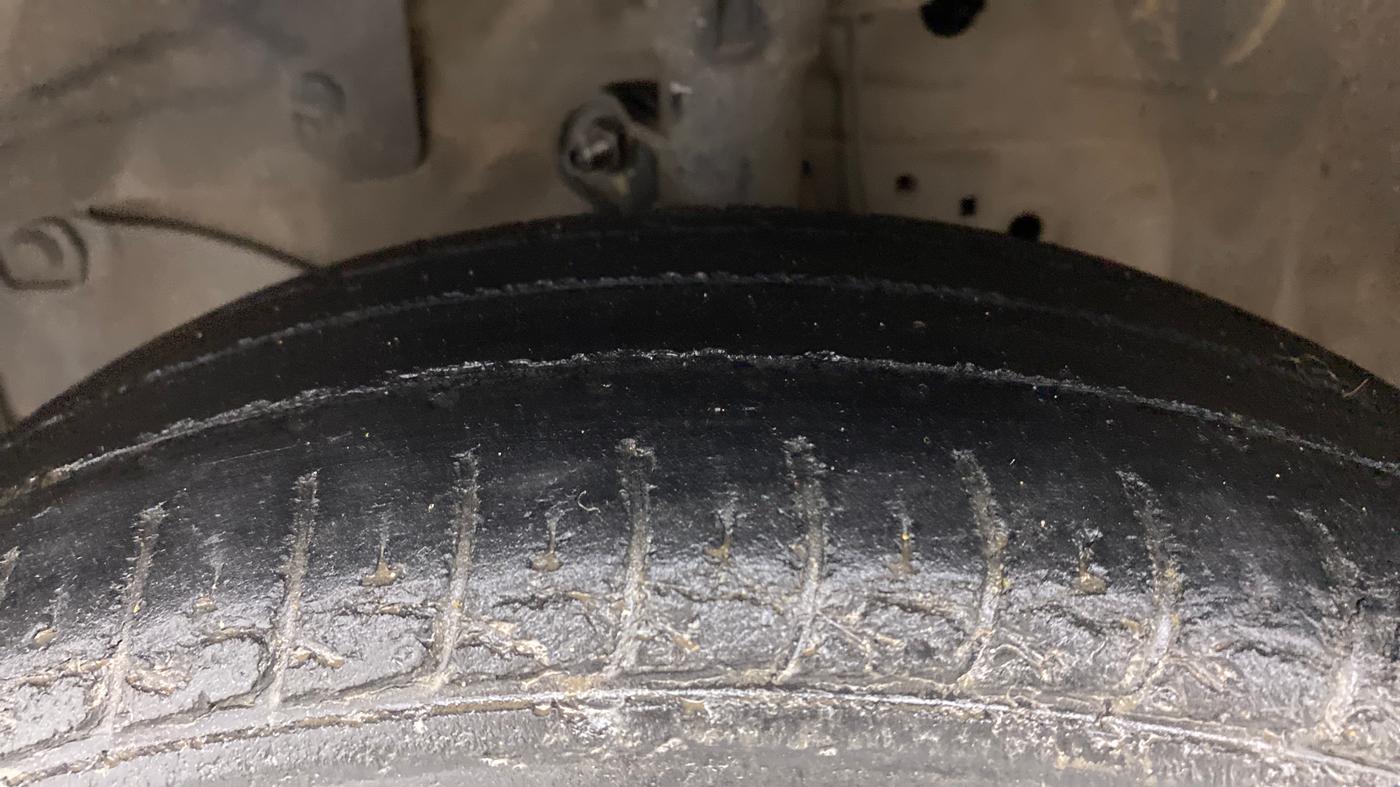 2014 Honda Amaze 1.2L I-VTEC S, Petrol, Manual, 40,274 km, Left Front Tyre Tread