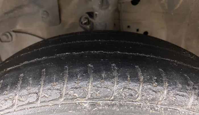 2014 Honda Amaze 1.2L I-VTEC S, Petrol, Manual, 40,274 km, Left Front Tyre Tread
