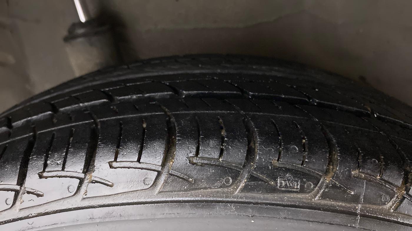 2014 Honda Amaze 1.2L I-VTEC S, Petrol, Manual, 40,274 km, Right Rear Tyre Tread