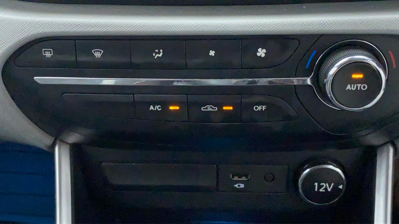 2020 Tata ALTROZ XZ 1.2, Petrol, Manual, Automatic Climate Control