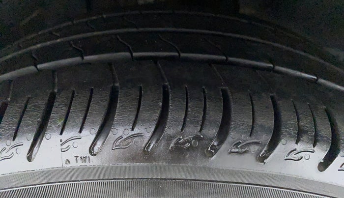 2020 Tata ALTROZ XZ 1.2, Petrol, Manual, Right Front Tyre Tread