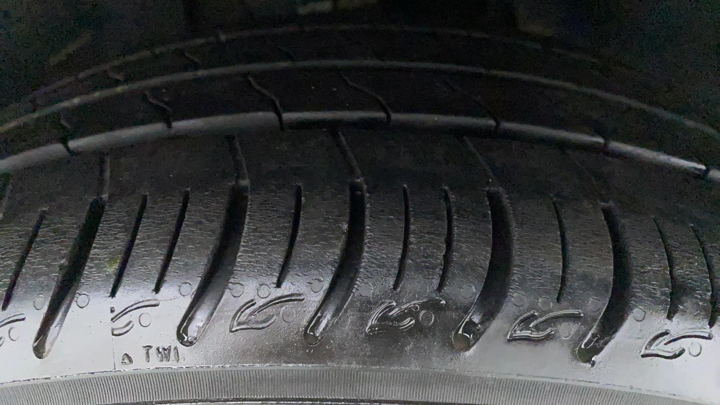 2020 Tata ALTROZ XZ 1.2, Petrol, Manual, Right Rear Tyre Tread