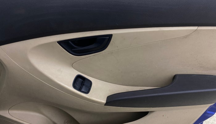 2013 Hyundai Eon ERA +, Petrol, Manual, 47,660 km, Driver Side Door Panels Control