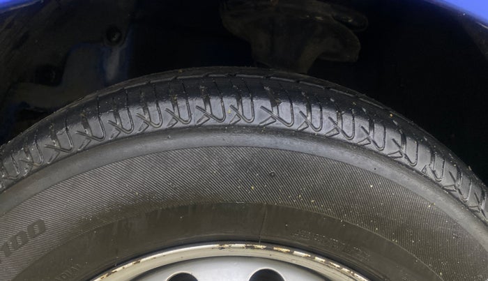 2013 Hyundai Eon ERA +, Petrol, Manual, 47,660 km, Left Front Tyre Tread