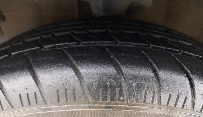 2013 Hyundai i10 MAGNA 1.2 KAPPA2, Petrol, Manual, 59,699 km, Left Front Tyre Tread