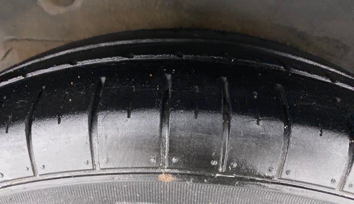 2013 Hyundai i10 MAGNA 1.2 KAPPA2, Petrol, Manual, 59,699 km, Right Rear Tyre Tread