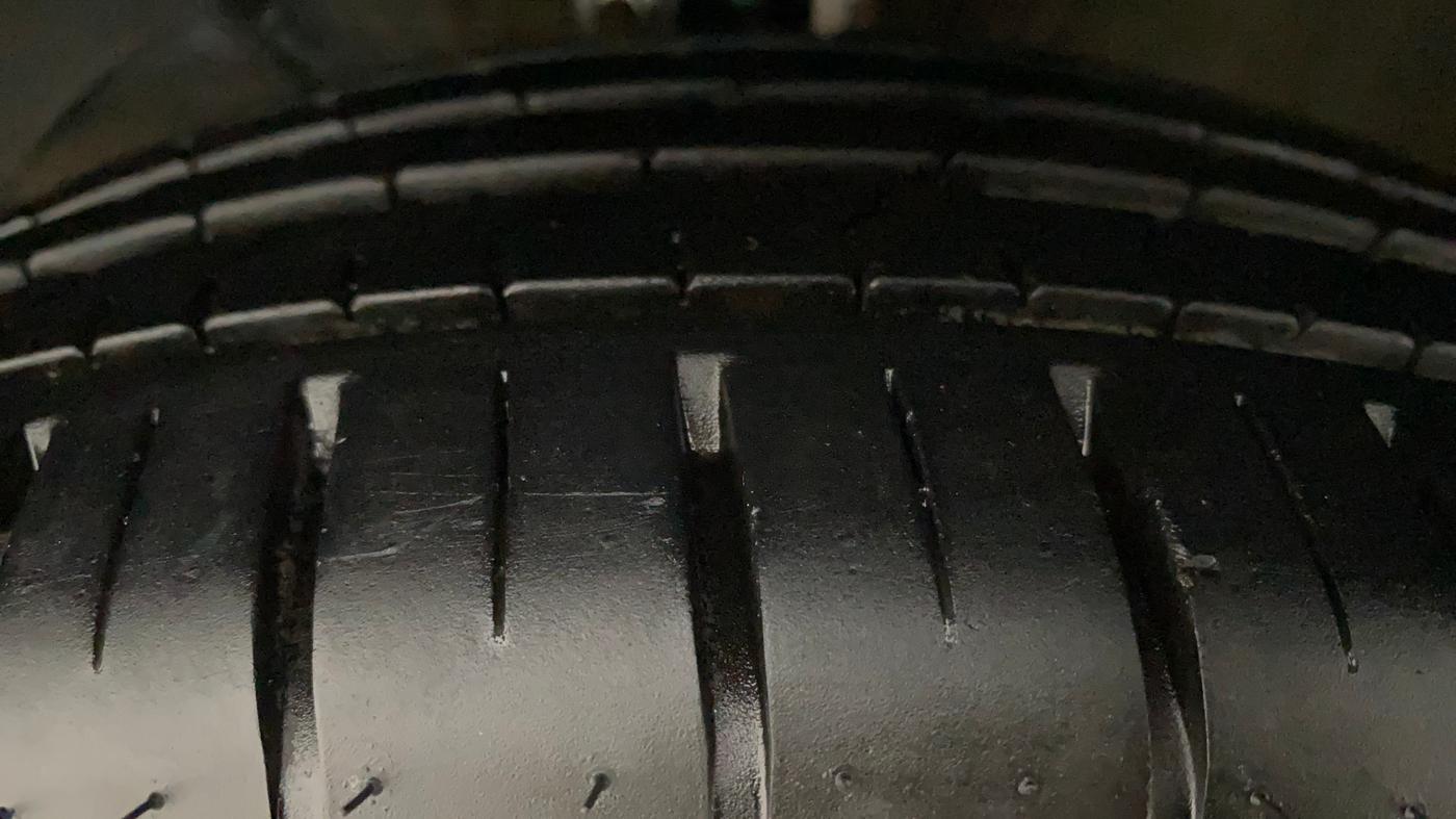 2021 Maruti Baleno ZETA PETROL 1.2, Petrol, Manual, 2,934 km, Left Front Tyre Tread