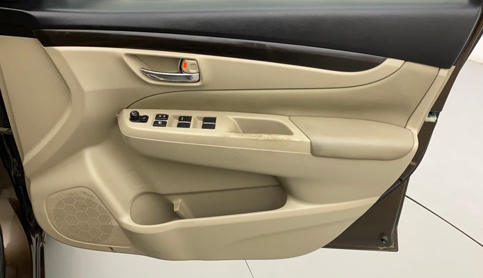 2015 Maruti Ciaz ZXI, Petrol, Manual, 52,038 km, Driver Side Door Panels Control