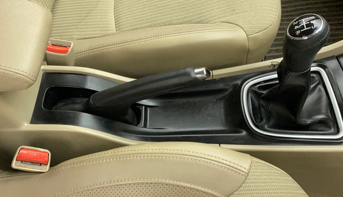 2015 Maruti Ciaz ZXI, Petrol, Manual, 52,038 km, Gear Lever