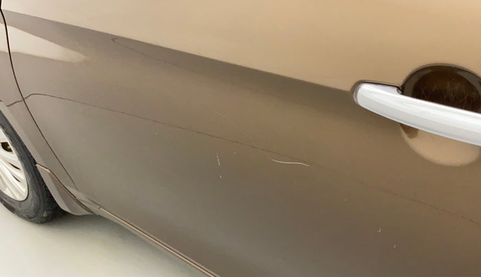 2015 Maruti Ciaz ZXI, Petrol, Manual, 52,038 km, Front passenger door - Minor scratches