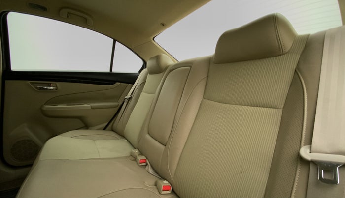 2015 Maruti Ciaz ZXI, Petrol, Manual, 52,038 km, Right Side Rear Door Cabin