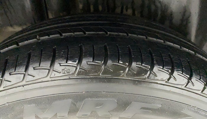 2015 Maruti Ciaz ZXI, Petrol, Manual, 52,038 km, Right Rear Tyre Tread
