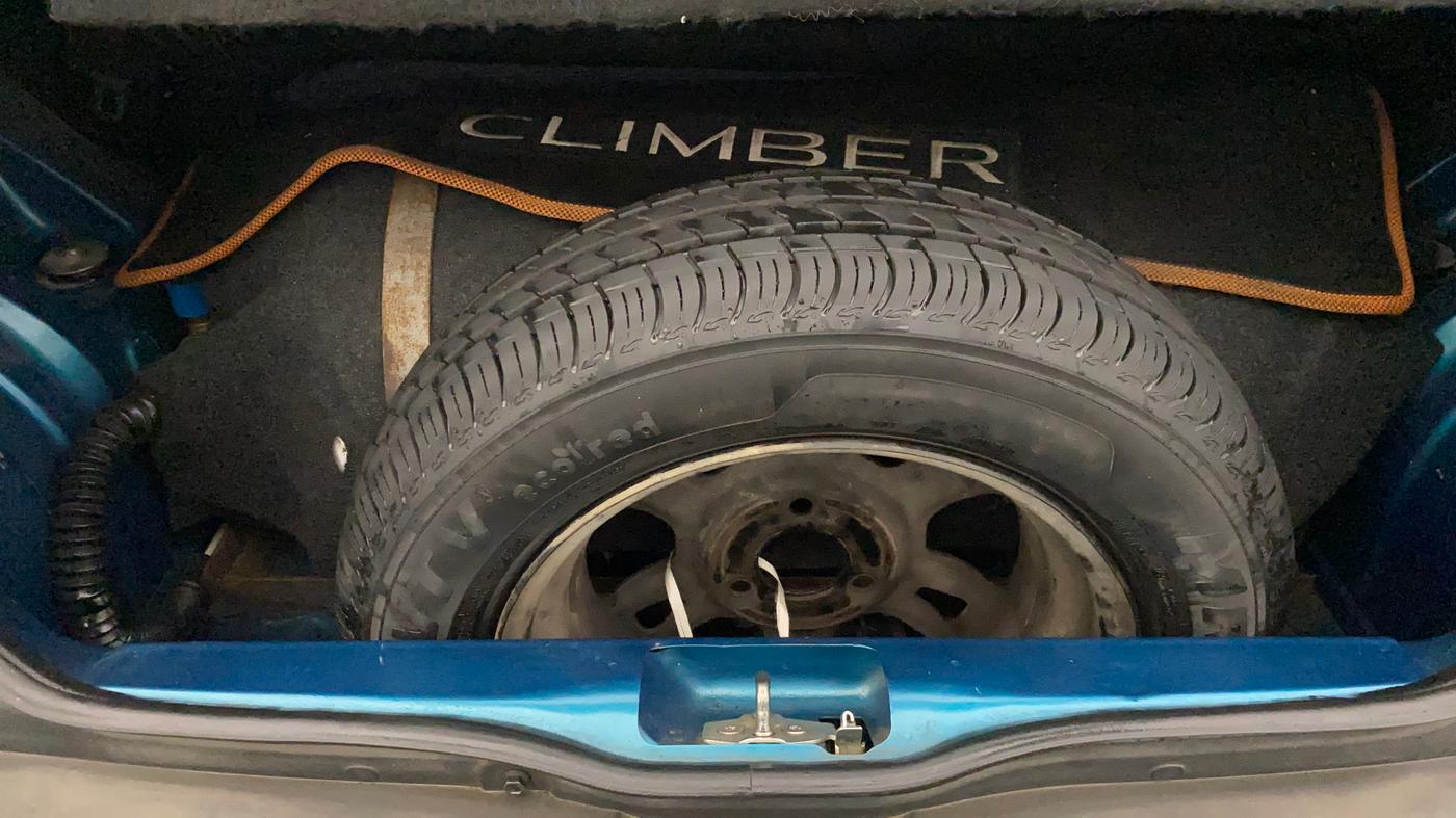 2019 Renault Kwid CLIMBER 1.0 AMT (O), CNG, Automatic, 55,495 km, Boot Inside
