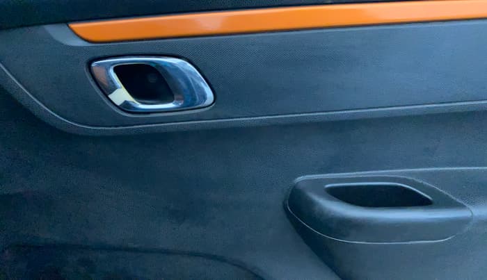2019 Renault Kwid CLIMBER 1.0 AMT (O), CNG, Automatic, 55,495 km, Driver Side Door Panels Control