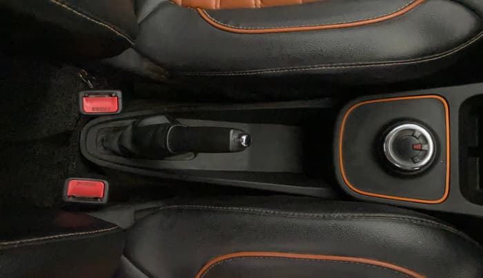 2019 Renault Kwid CLIMBER 1.0 AMT (O), CNG, Automatic, 55,495 km, Gear Lever