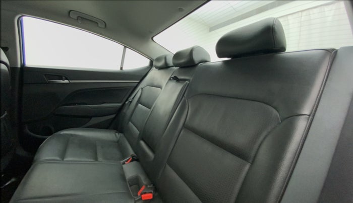 2017 Hyundai New Elantra 2.0 SX(O) AT PETROL, Petrol, Automatic, 98,056 km, Right Side Rear Door Cabin