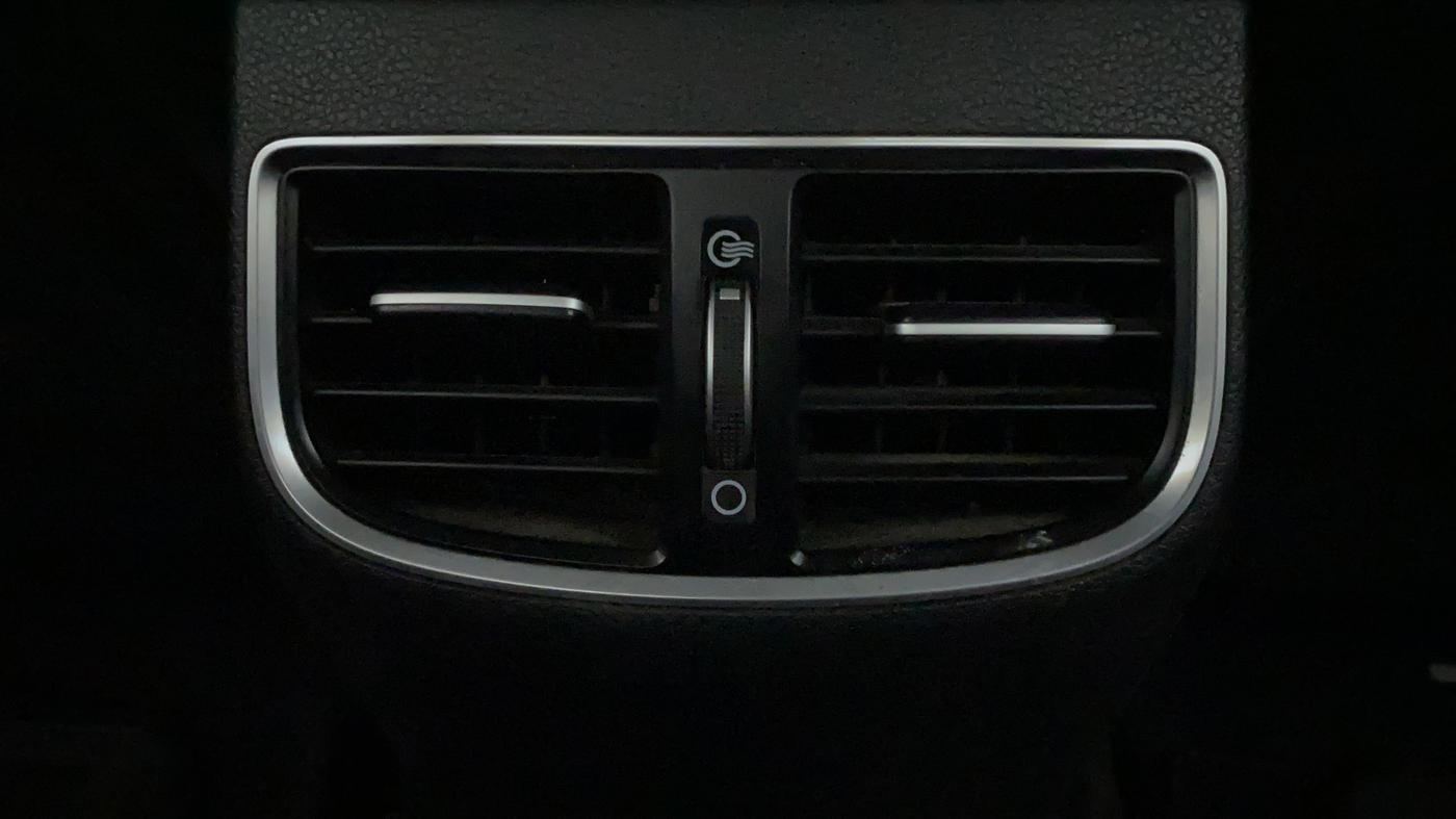 2017 Hyundai New Elantra 2.0 SX(O) AT PETROL, Petrol, Automatic, 98,056 km, Rear AC Vents