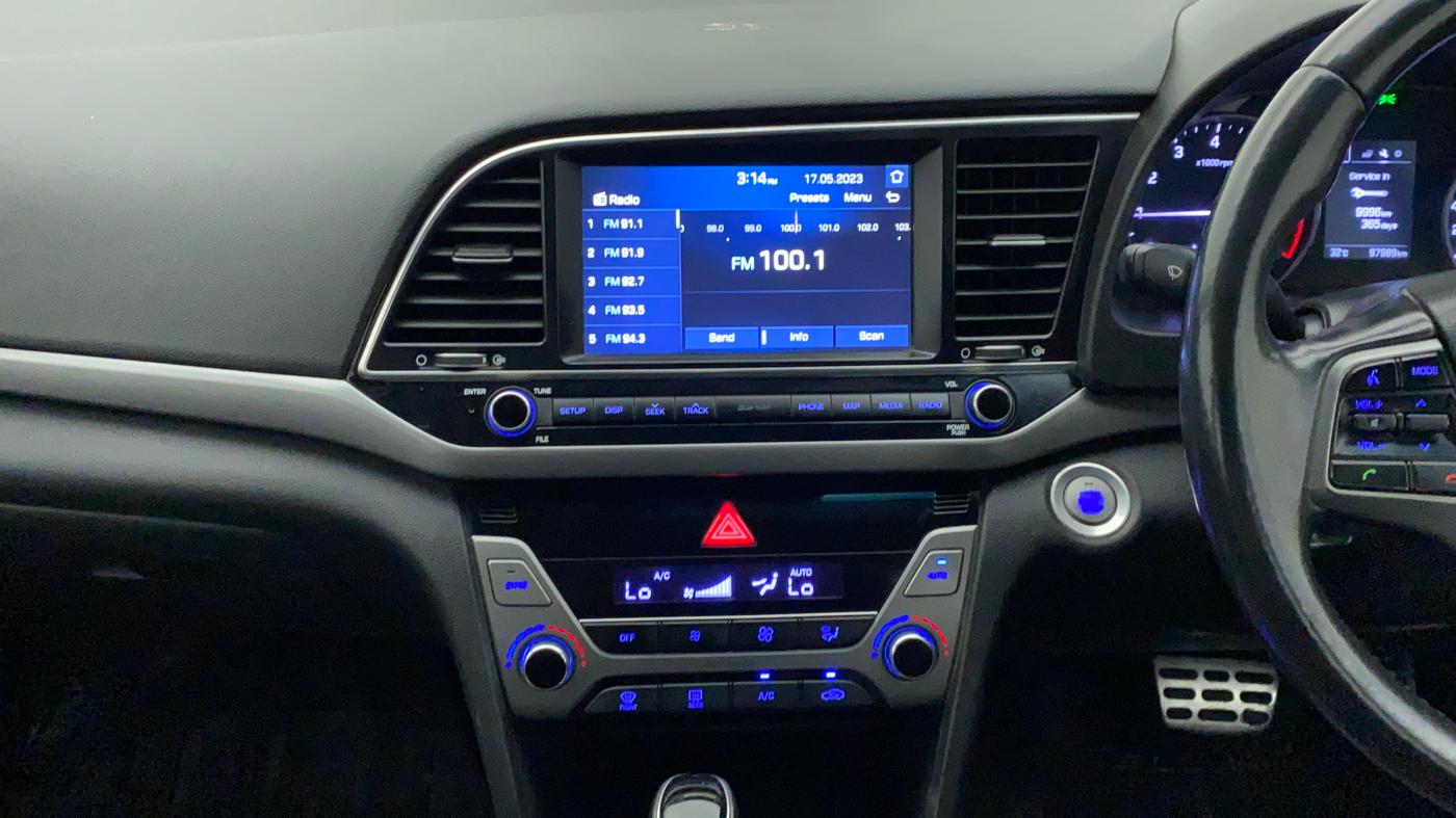 2017 Hyundai New Elantra 2.0 SX(O) AT PETROL, Petrol, Automatic, 98,056 km, Air Conditioner