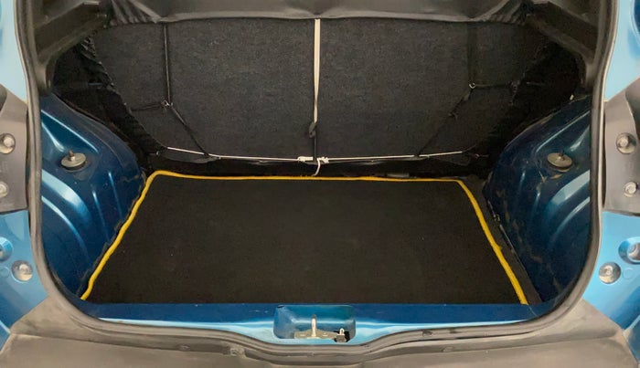 2021 Renault Kwid RXL 1.0, Petrol, Manual, 30,248 km, Boot Inside