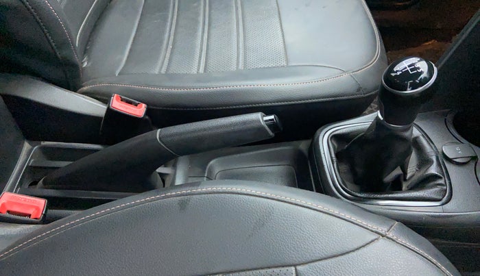 2018 Volkswagen Vento COMFORTLINE PETROL, Petrol, Manual, 24,137 km, Gear Lever