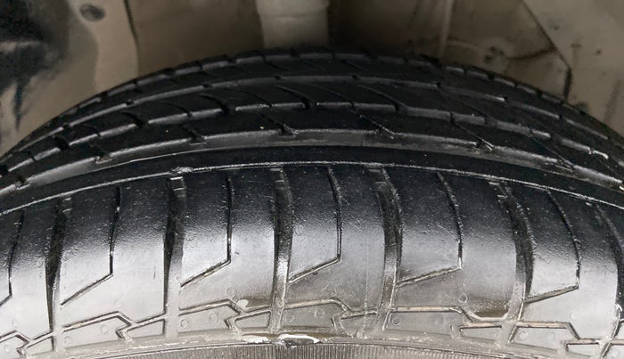 2020 Maruti S Cross ALPHA 1.5 SMART HYBRID, Petrol, Manual, 40,868 km, Right Front Tyre Tread