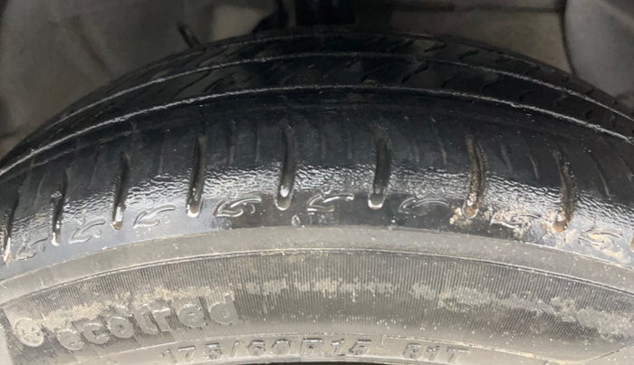 2023 Hyundai GRAND I10 NIOS SPORTZ 1.2 KAPPA VTVT, CNG, Manual, 31,918 km, Right Front Tyre Tread