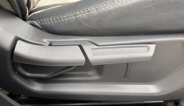 2023 Hyundai GRAND I10 NIOS SPORTZ 1.2 KAPPA VTVT, CNG, Manual, 31,918 km, Driver Side Adjustment Panel