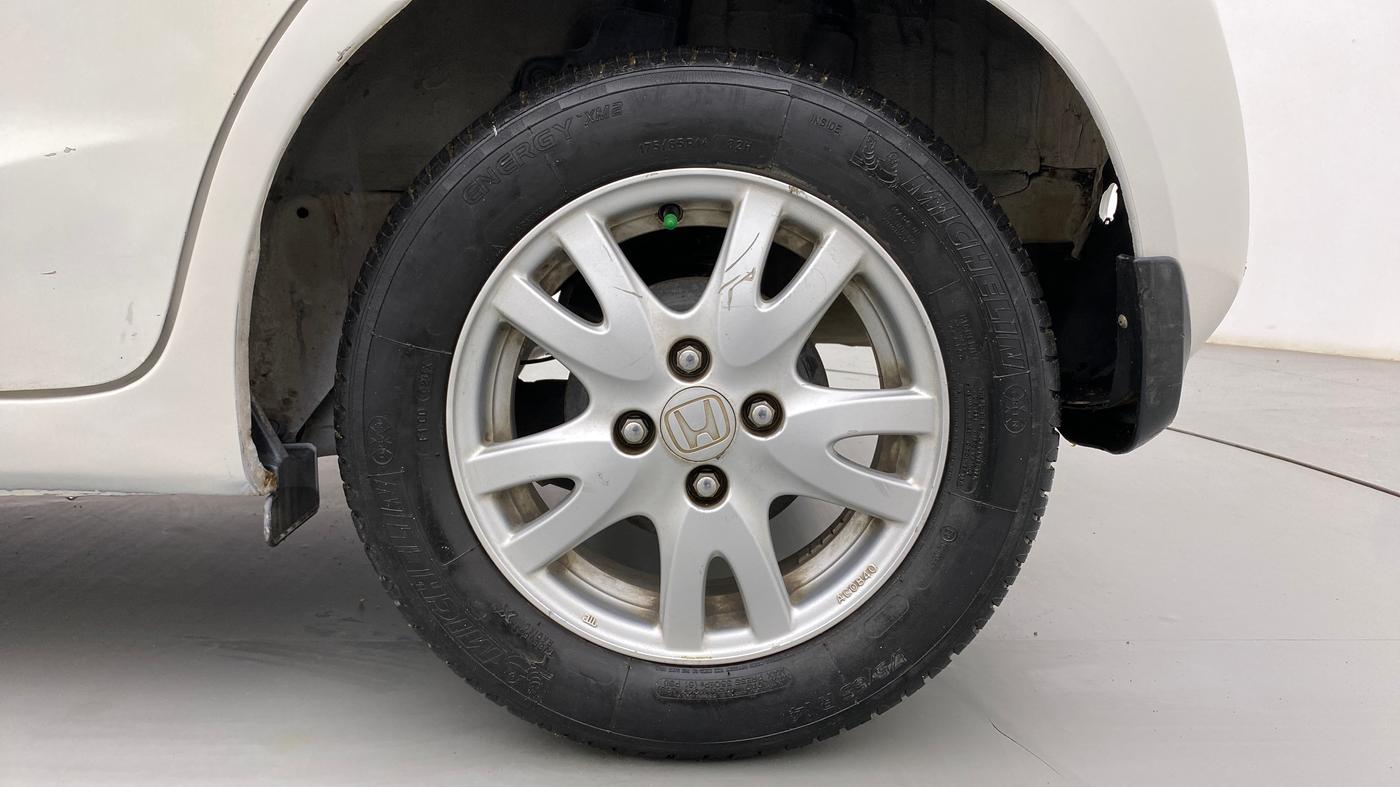 2013 Honda Brio VX AT, Petrol, Automatic, 70,800 km, Left Rear Wheel
