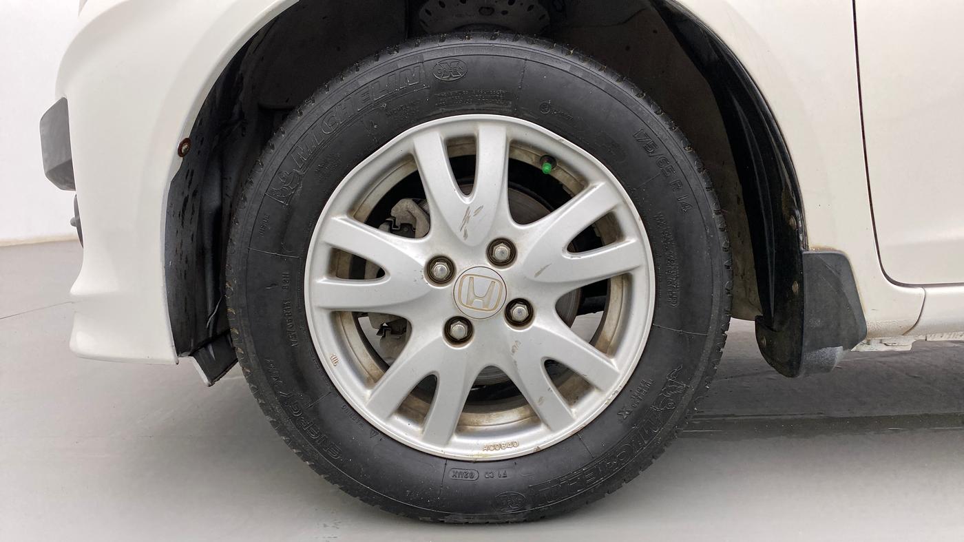 2013 Honda Brio VX AT, Petrol, Automatic, 70,800 km, Left Front Wheel