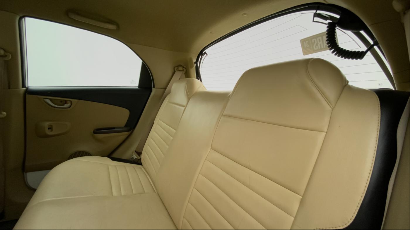 2013 Honda Brio VX AT, Petrol, Automatic, 70,800 km, Right Side Rear Door Cabin