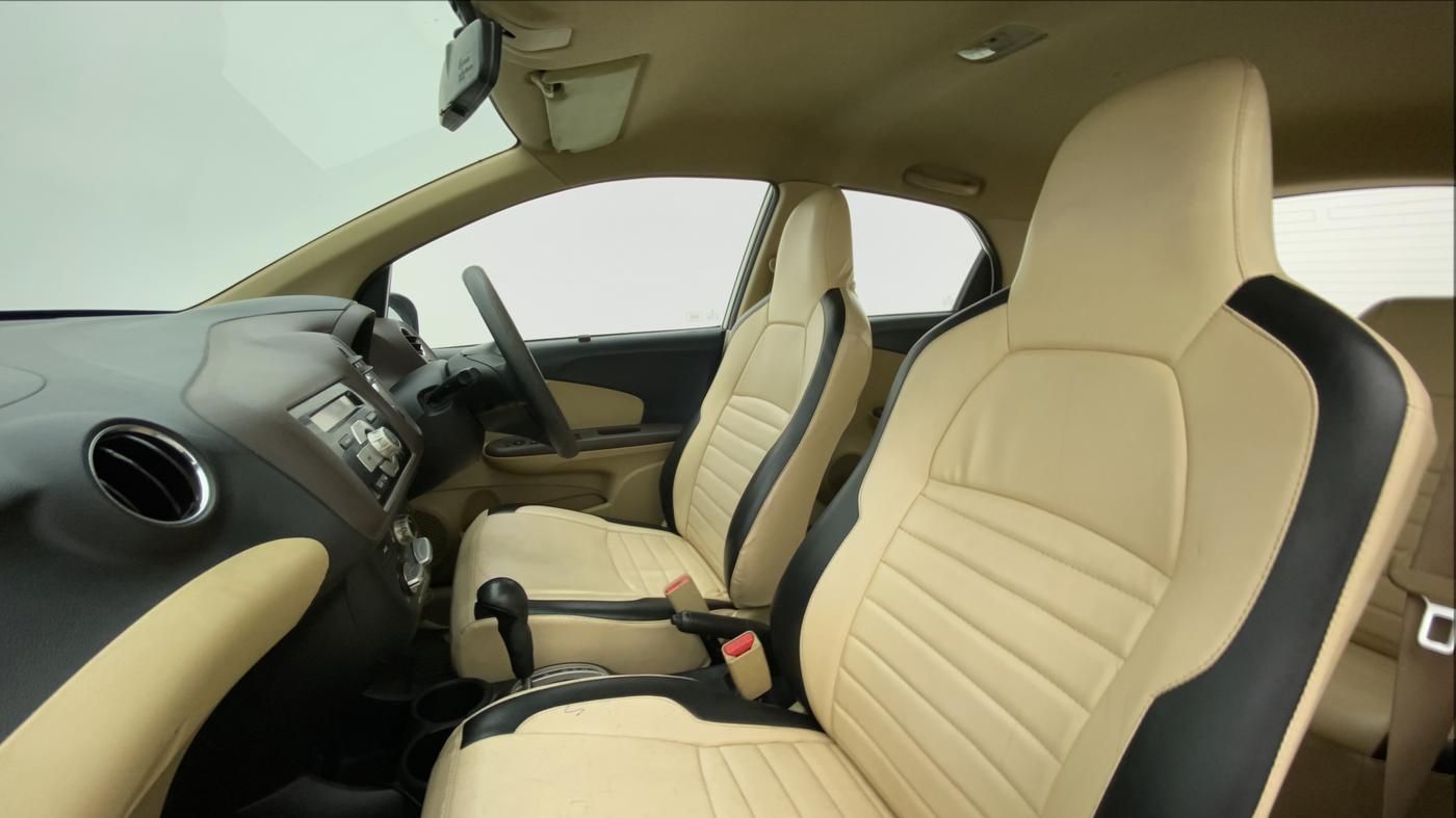 2013 Honda Brio VX AT, Petrol, Automatic, 70,800 km, Right Side Front Door Cabin