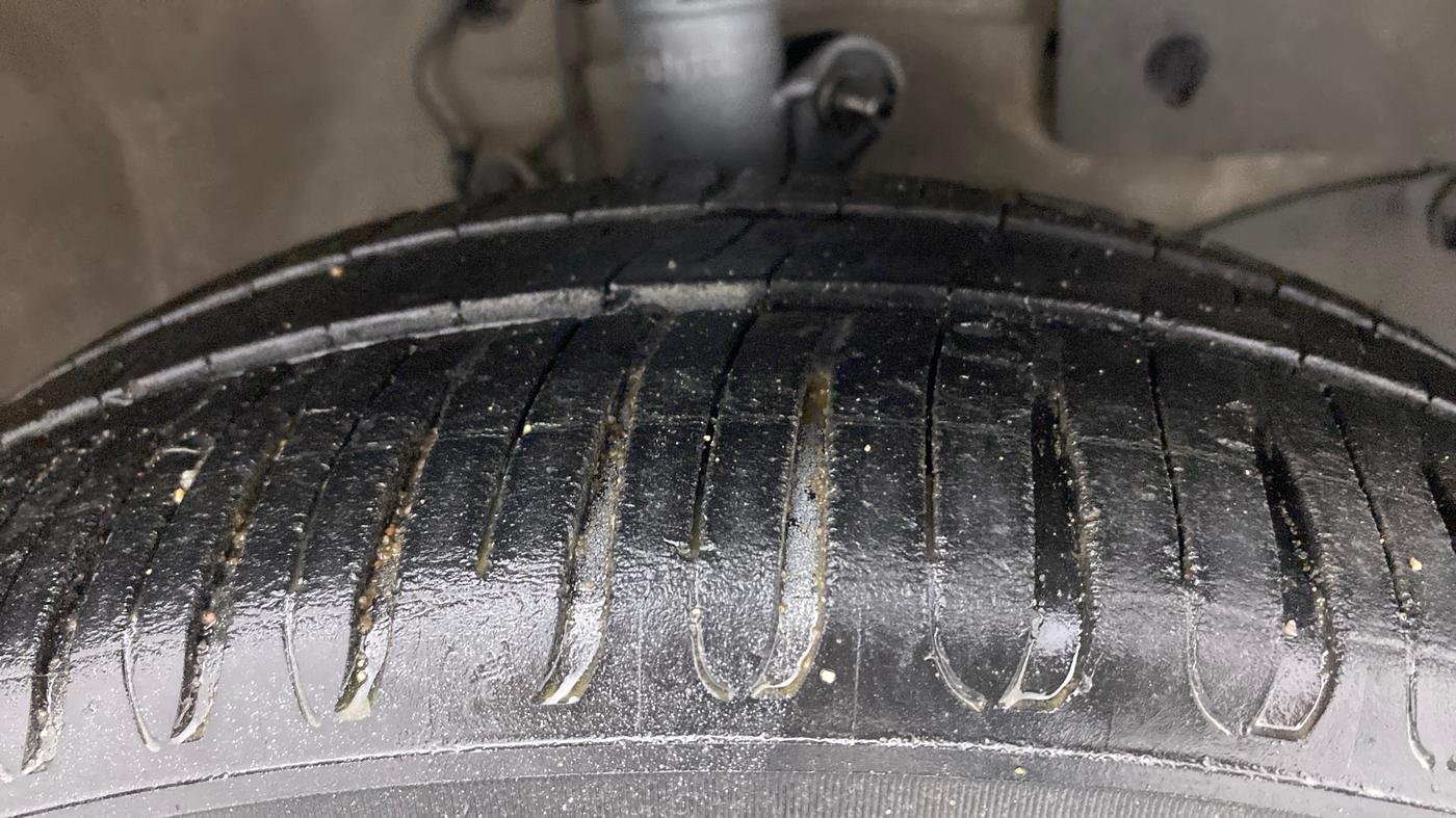 2013 Honda Brio VX AT, Petrol, Automatic, 70,800 km, Right Front Tyre Tread