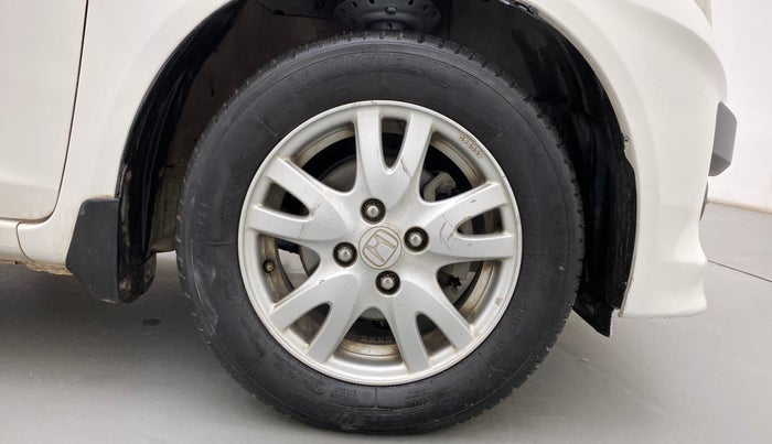 2013 Honda Brio VX AT, Petrol, Automatic, 70,800 km, Right Front Wheel