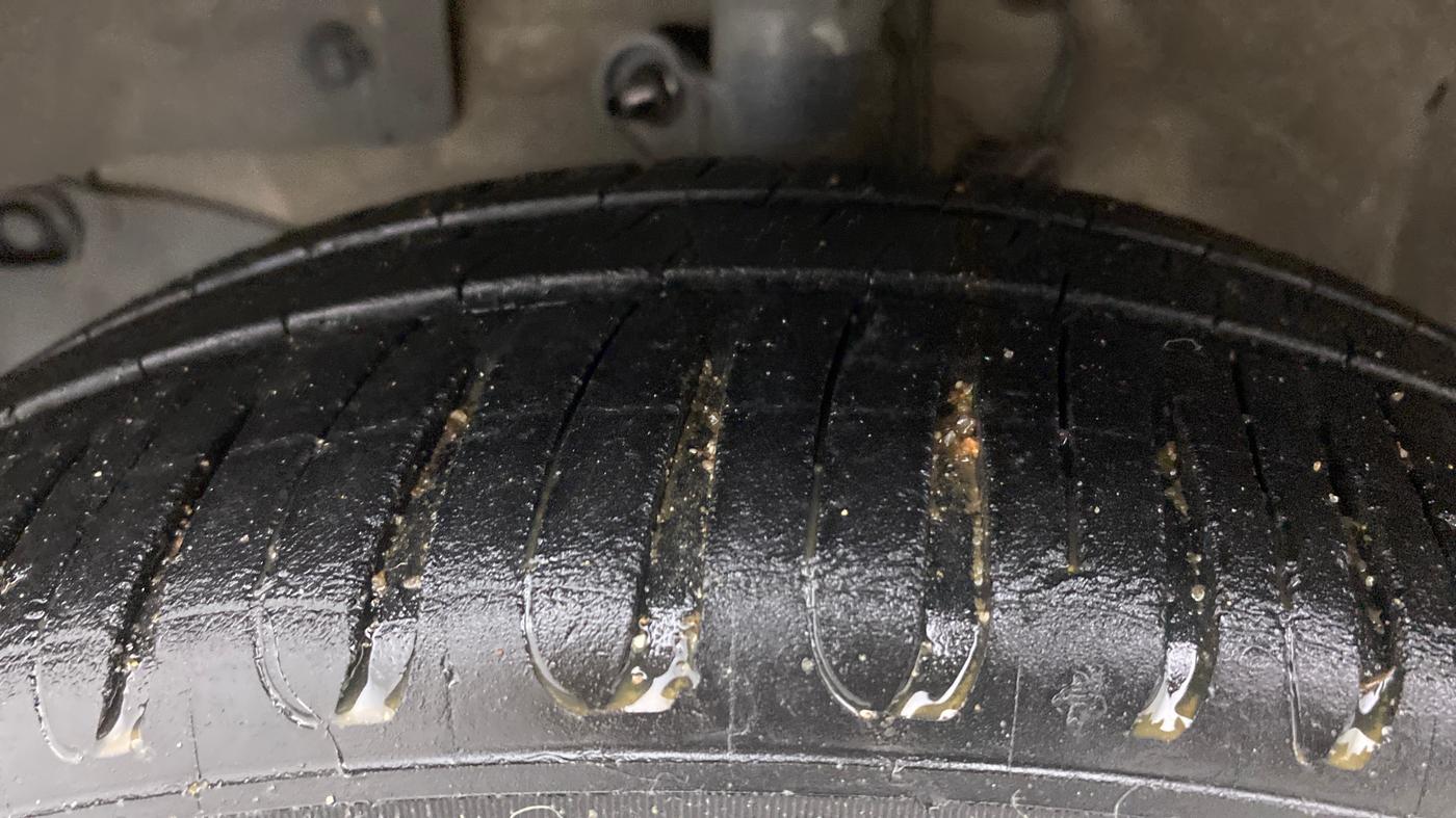 2013 Honda Brio VX AT, Petrol, Automatic, 70,800 km, Left Front Tyre Tread