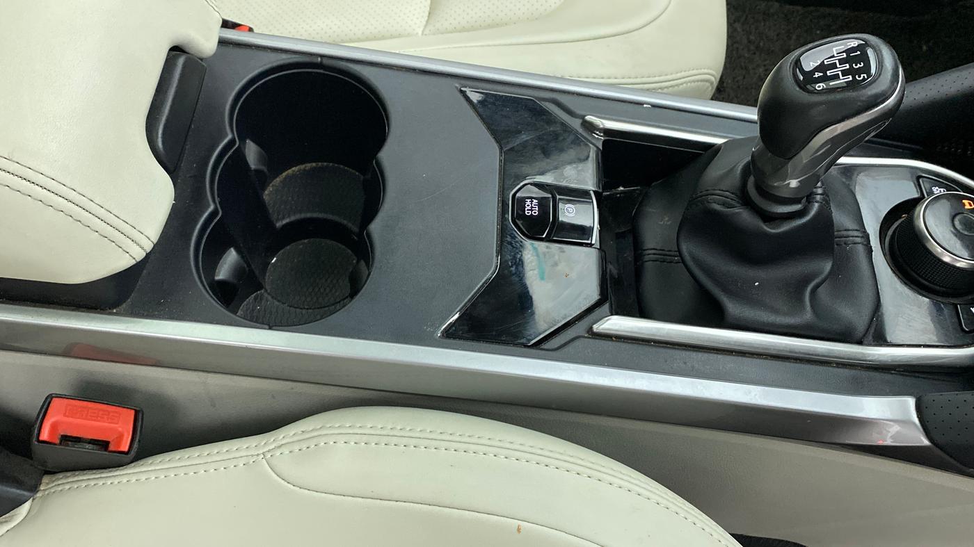 2021 Tata Safari XZ PLUS, Diesel, Manual, 46,186 km, Gear Lever