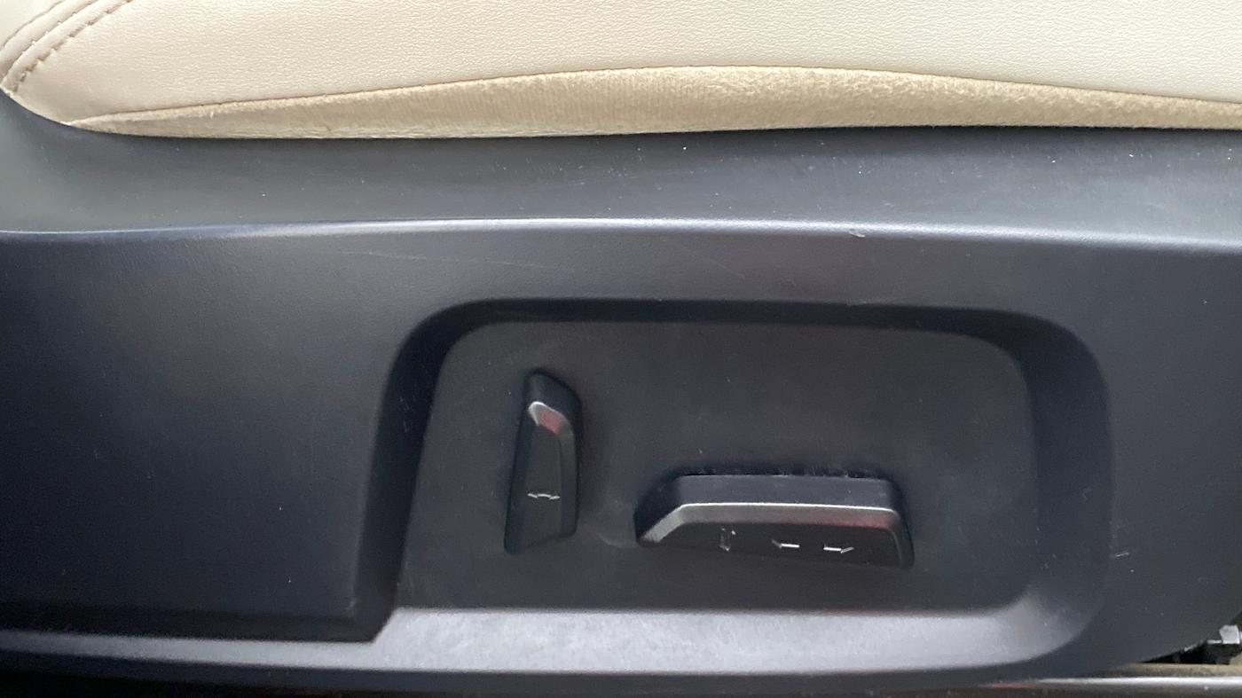 2021 Tata Safari XZ PLUS, Diesel, Manual, 46,186 km, Driver Side Adjustment Panel
