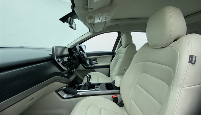 2021 Tata Safari XZ PLUS, Diesel, Manual, 46,186 km, Right Side Front Door Cabin