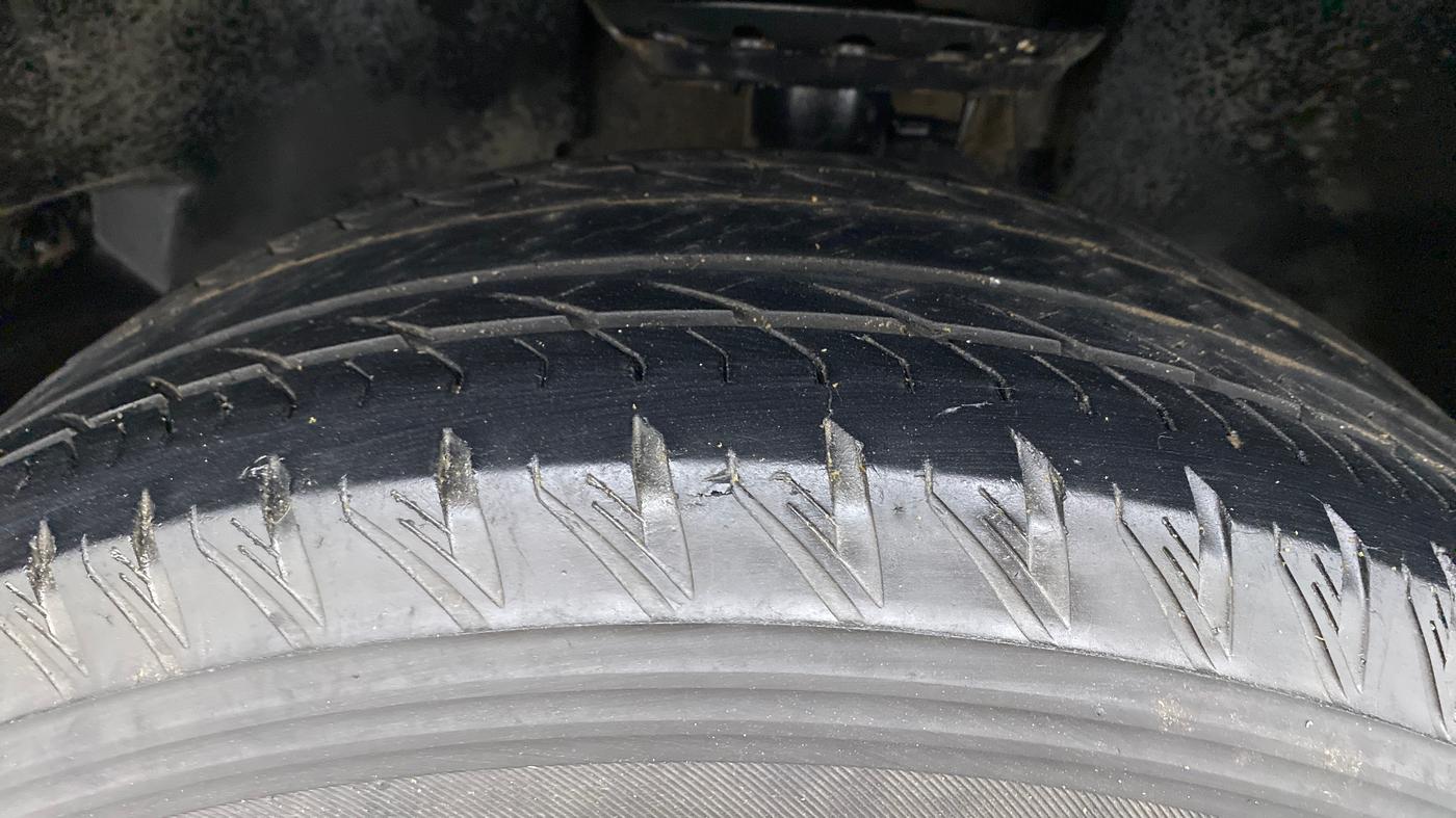 2021 Tata Safari XZ PLUS, Diesel, Manual, 46,186 km, Left Front Tyre Tread