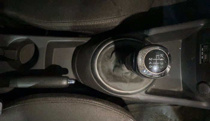 2013 Hyundai i20 ASTA 1.4 CRDI, Diesel, Manual, 1,10,731 km, Gear Lever