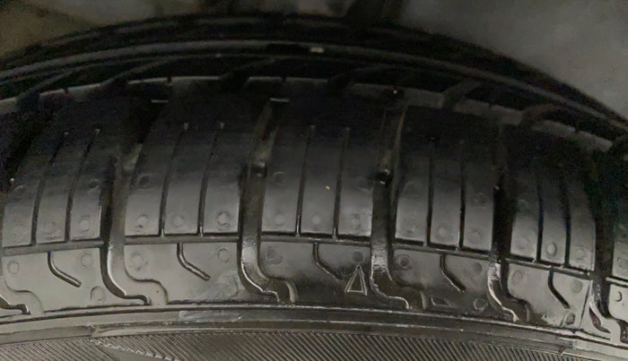 2012 Maruti Swift Dzire VXI, Petrol, Manual, 28,018 km, Right Rear Tyre Tread
