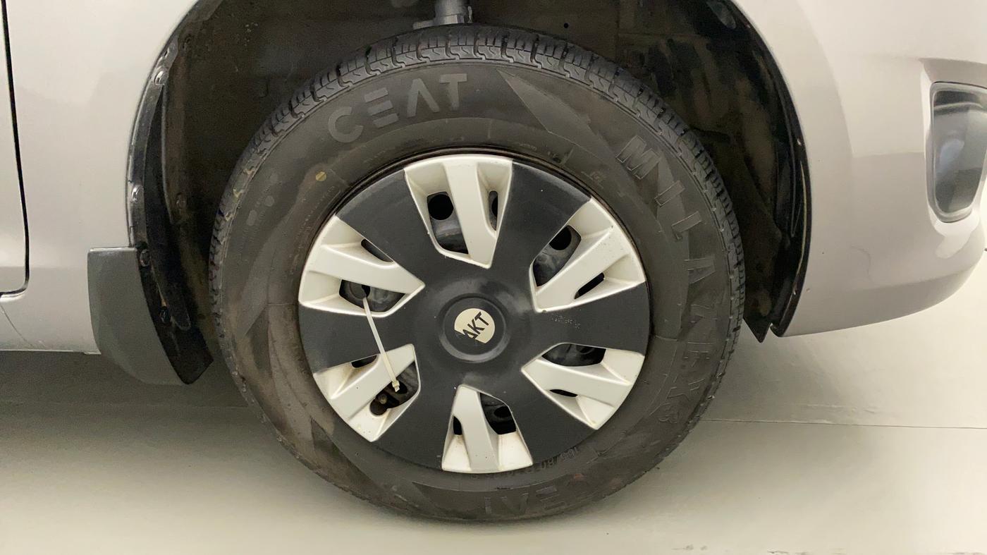 2012 Maruti Swift Dzire VXI, Petrol, Manual, 28,018 km, Right Front Wheel