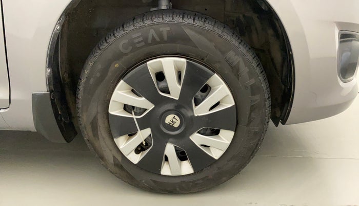 2012 Maruti Swift Dzire VXI, Petrol, Manual, 28,018 km, Right Front Wheel