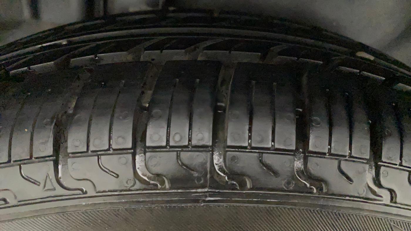 2012 Maruti Swift Dzire VXI, Petrol, Manual, 28,018 km, Left Rear Tyre Tread