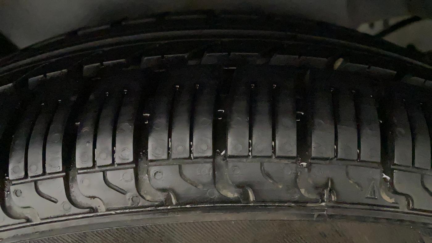 2012 Maruti Swift Dzire VXI, Petrol, Manual, 28,018 km, Left Front Tyre Tread