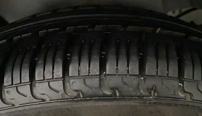2012 Maruti Swift Dzire VXI, Petrol, Manual, 28,018 km, Left Front Tyre Tread