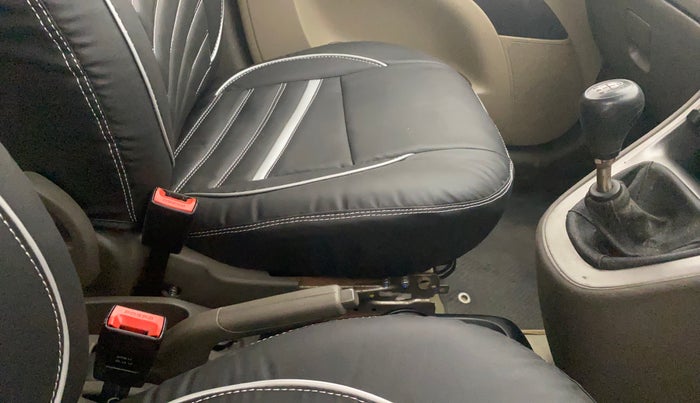 2013 Hyundai i10 SPORTZ 1.2, Petrol, Manual, 75,320 km, Gear Lever