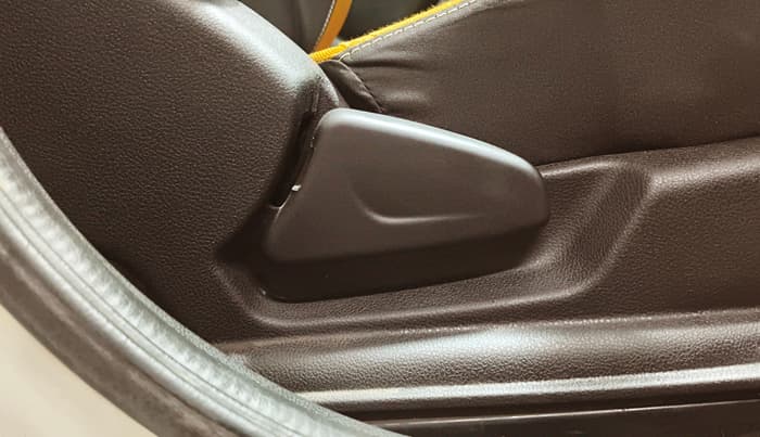 2022 Renault Kwid CLIMBER MT 1.0, Petrol, Manual, 15,446 km, Driver Side Adjustment Panel